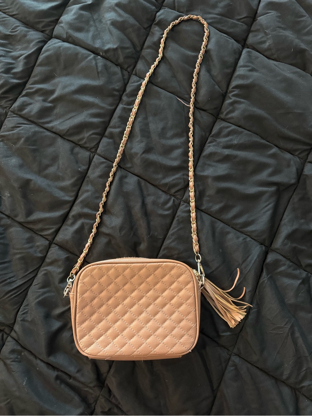{CHARLOTTE RUSSE} Mauve Pink Quilted Crossbody Bag - Classic Chain Strap